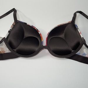 Super Push Up Extreme Padded Maximum Lift Add 2 Cup Size Bombshell Bra. NWT
